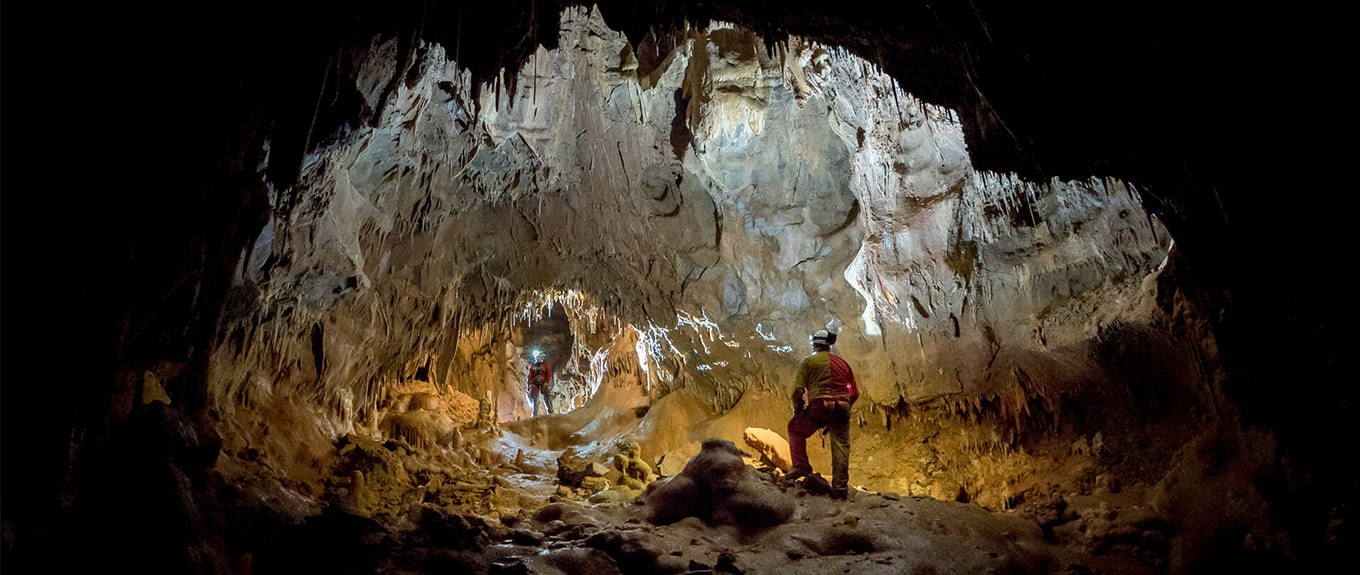 [:en]Mozrov cave[:ru]Пещера Мозров[:hy]Մոզրովի քարանձավ[:]